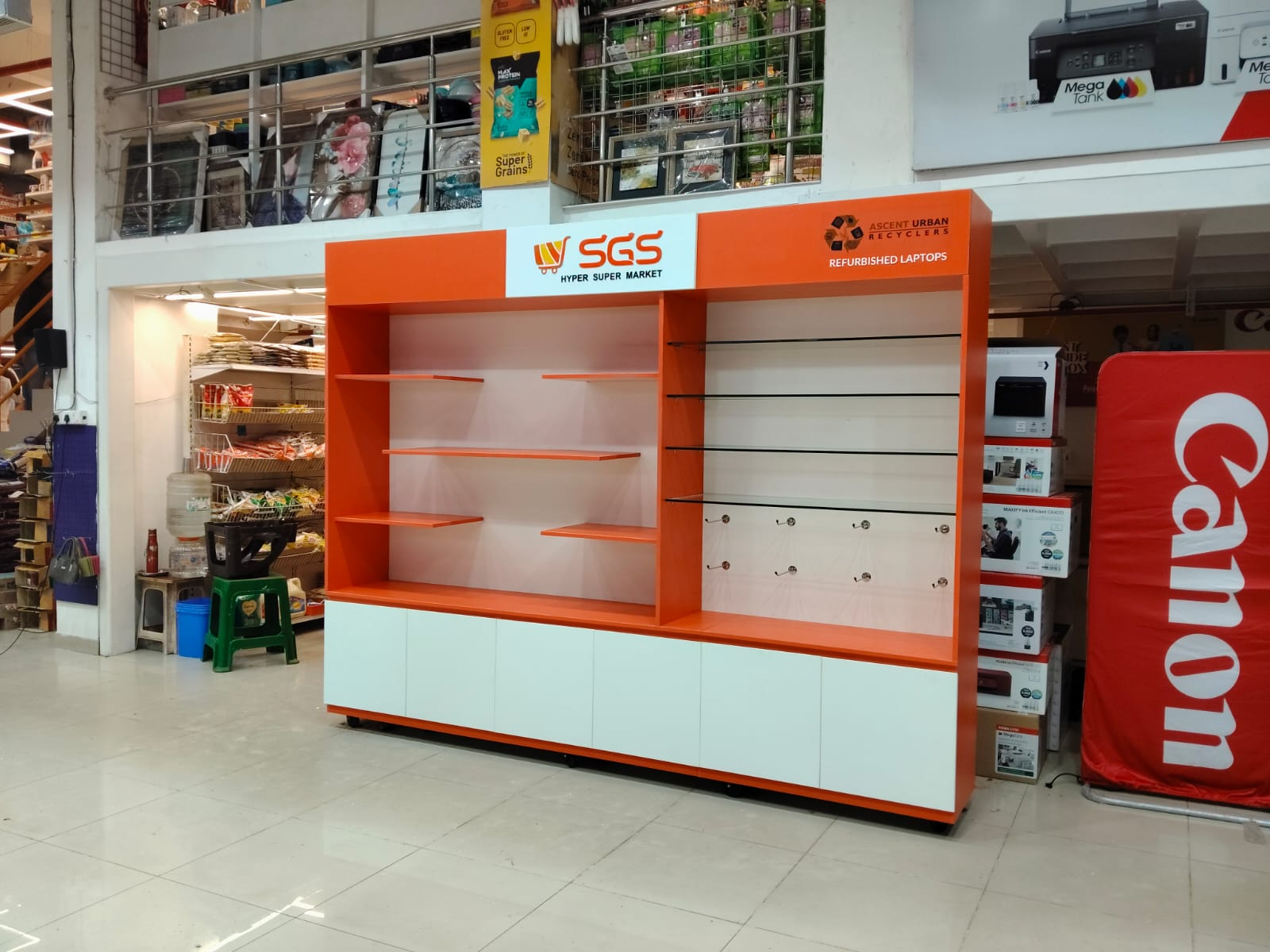 Showroom Interior 11